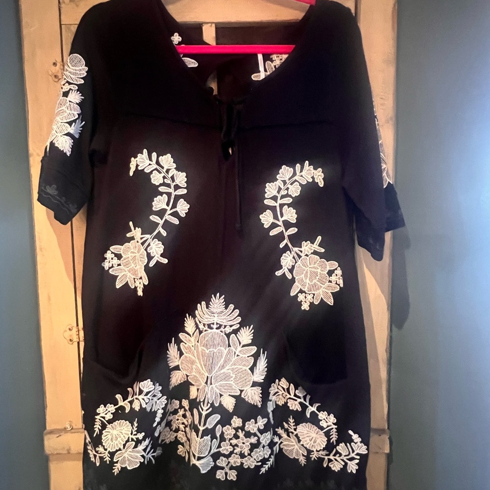 Free People Women's Black Dress with White Floral Design size large